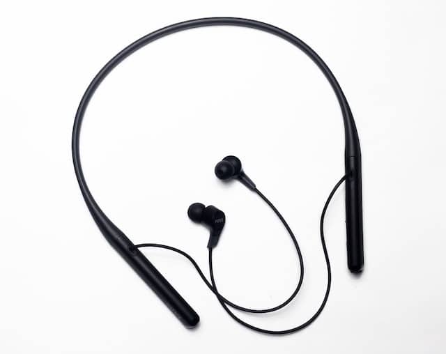 In-Ear / Priyanshu Kumar on Unsplash